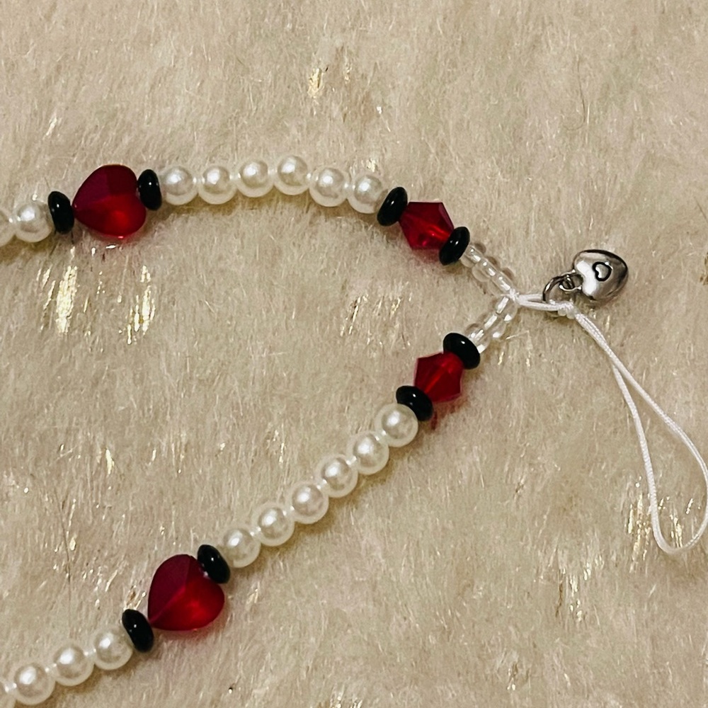 Phone String! Red Crystal Hearts! ❤️❤️ - Picture 6 of 7